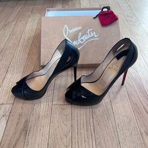 Christian Loubutin Leather Cutout Accent Pumps Size EU 38 US 7.5